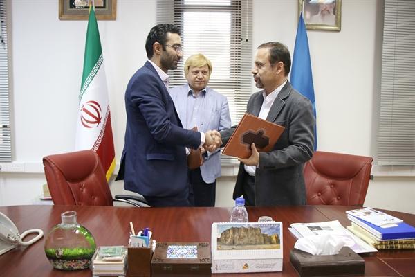 امضای تفاهم نامه همکاری بین پژوهشگاه میراث فرهنگی و گردشگری امضای تفاهم نامه همکاری بین پژوهشگاه میراث فرهنگی و گردشگری و شرکت توسعه تکنولوژی ارج