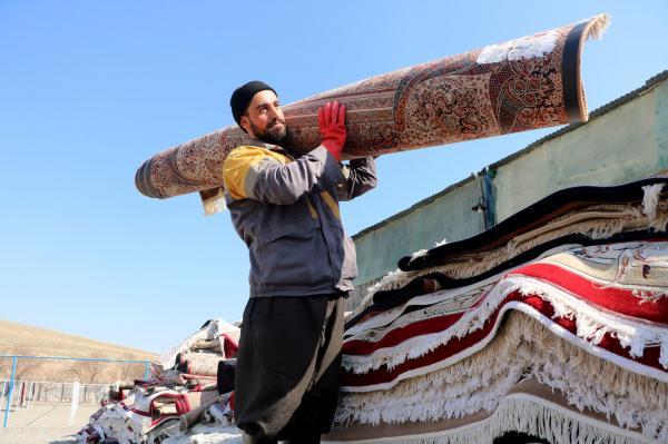 خبرنگاران رونق قالیشویی های زنجان در آستانه عید نوروز خبرنگاران رونق قالیشویی های زنجان در آستانه عید نوروز