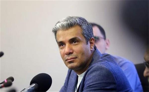 سوگواری آریا عظیمی نژاد بر مزار مادرش سوگواری آریا عظیمی نژاد بر مزار مادرش