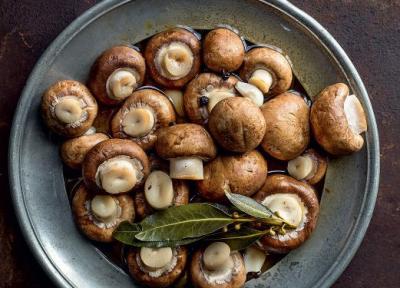 طرز تهیه ترشی قارچ آسان و خوش طعم